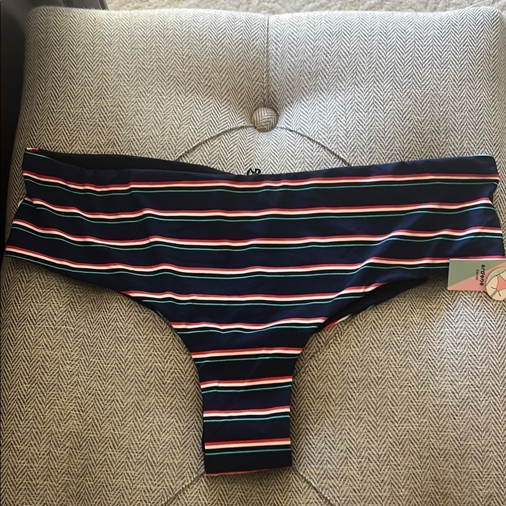 NWT Ardene Striped Bikini Bottom in Navy and Red Revisable size Medium